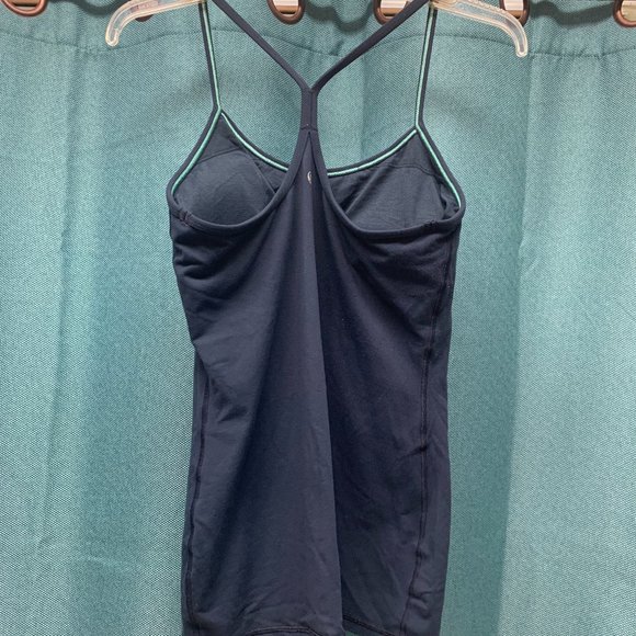lululemon athletica Power Y Tank Navy with Green Trim on inside Size 10 - Picture 2 of 6